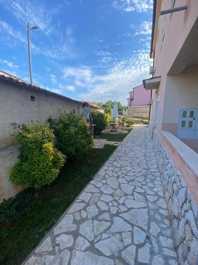 Apartments Armin Liznjan Croatia